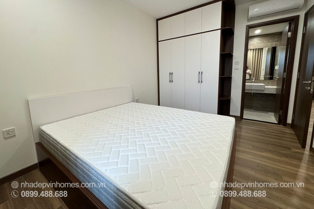 Cho thuê căn hộ 2 phòng ngủ tòa ZR1 full đồ mới 100% -06